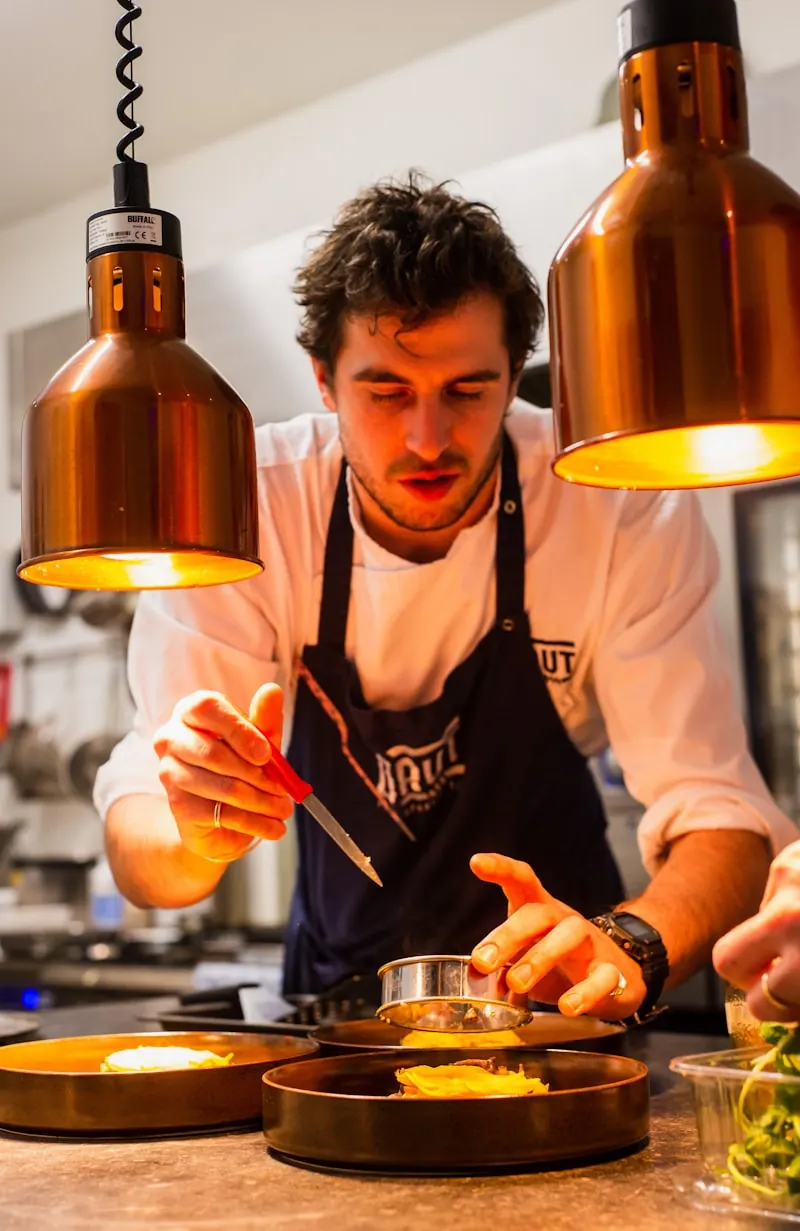 Lucía Arriola, chef y socia fundadora de Mar y Leña